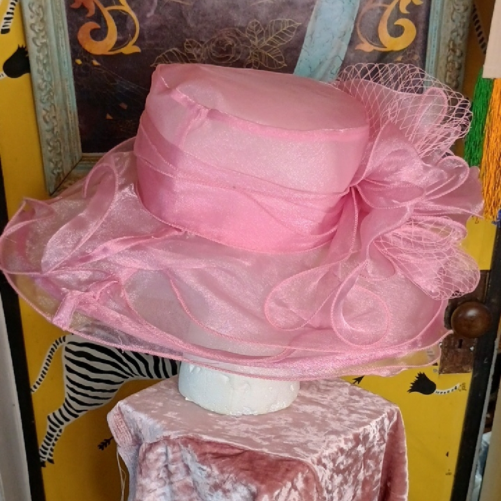 Elegant Pink Women's Hat w/ Pink Feathers Ribbon Netting . Great for Derby